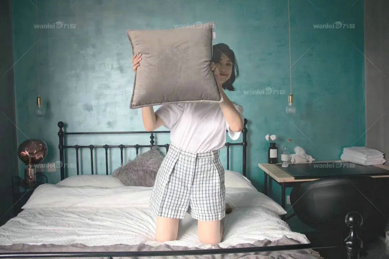 大連民宿老板娘用金屬絲絨，把小房間裝修成我住不起的樣子