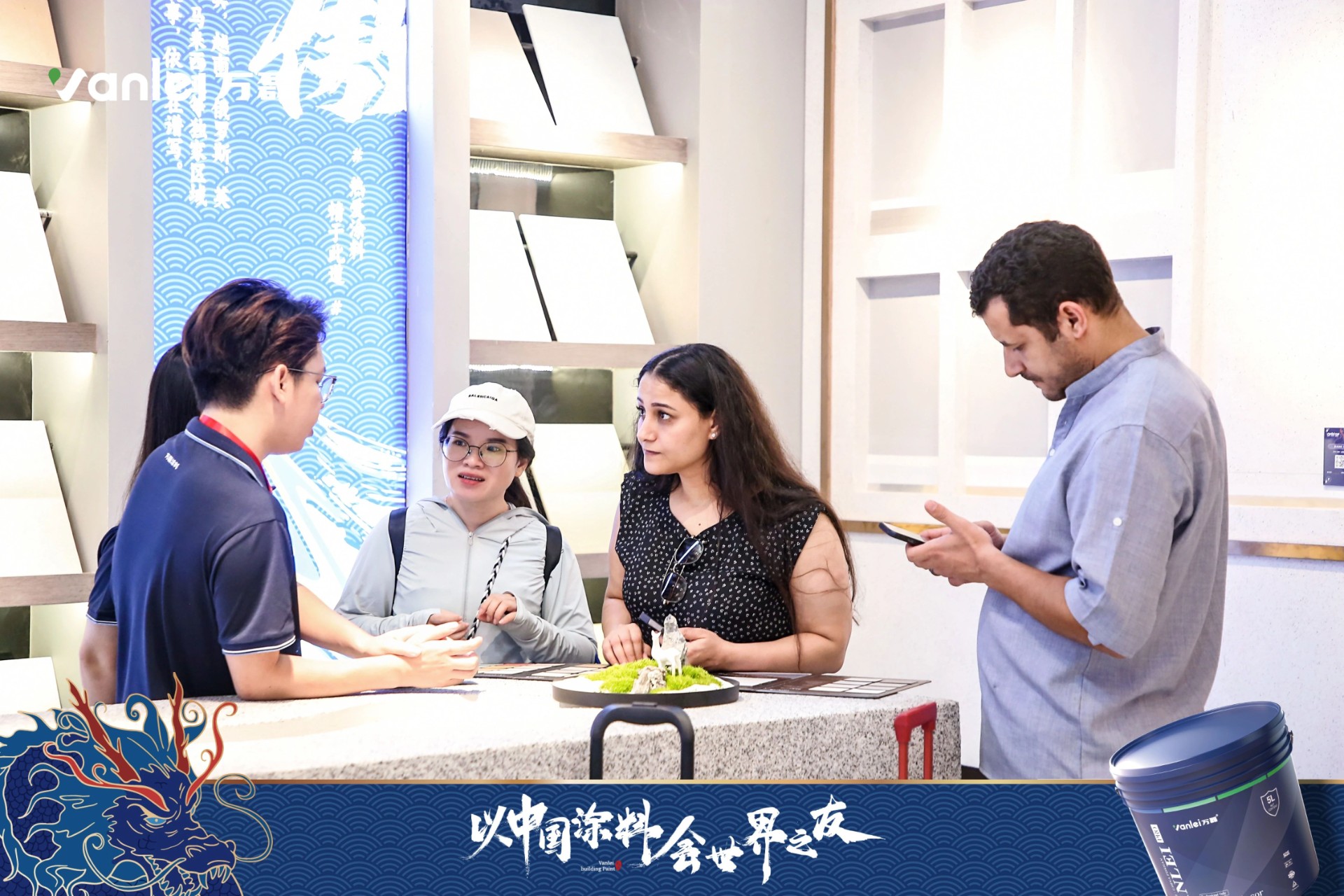 七年蟬聯(lián)展館人氣王！萬(wàn)磊涂料，以中國(guó)涂料，會(huì)世界之友