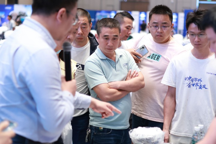 一場發(fā)布會，一場千人狂歡嘉年華 | 2025萬磊廣佛千人行完滿成功