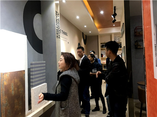 攜手共贏，共話未來(lái)，巴德士集團(tuán)蒞臨萬(wàn)磊參觀指導(dǎo)