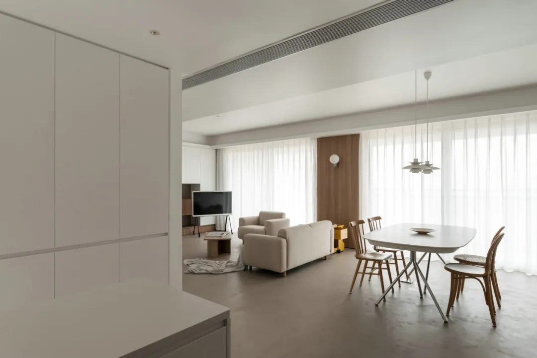 萬磊案例 | 微水泥質(zhì)感絕了！素色也能搭配出優(yōu)雅高級的家